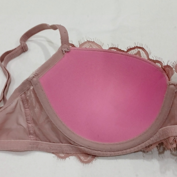 PINK Victoria's Secret Push Up Lace Bra, size 32DD - Picture 11 of 14
